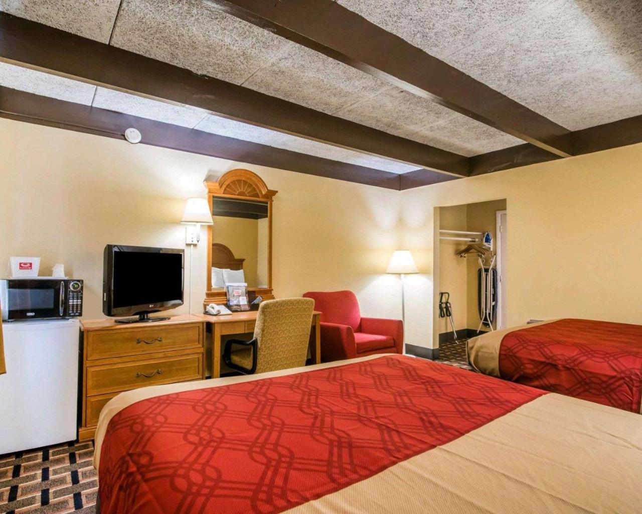 Econo Lodge New Paltz Esterno foto