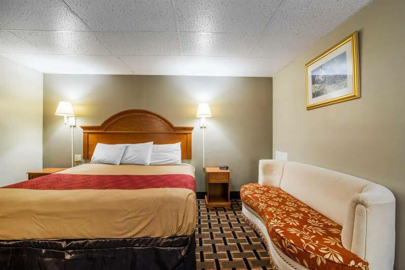 Econo Lodge New Paltz Esterno foto